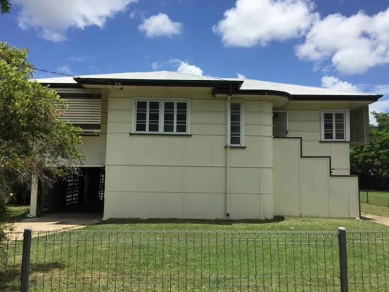 42 Lucas Street, Berserker QLD 4701
